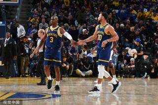 队的出色发 队的出色发